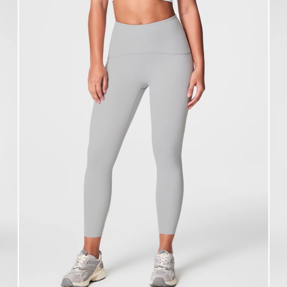 SPANXshape™ Booty Boost®
7/8 Leggings